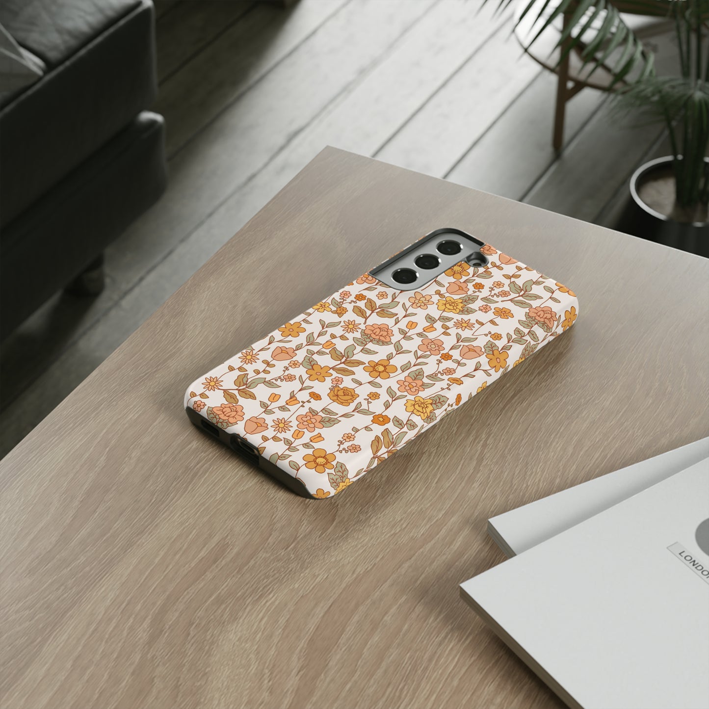 White Old Fashioned Flowers | Tough Phone Case