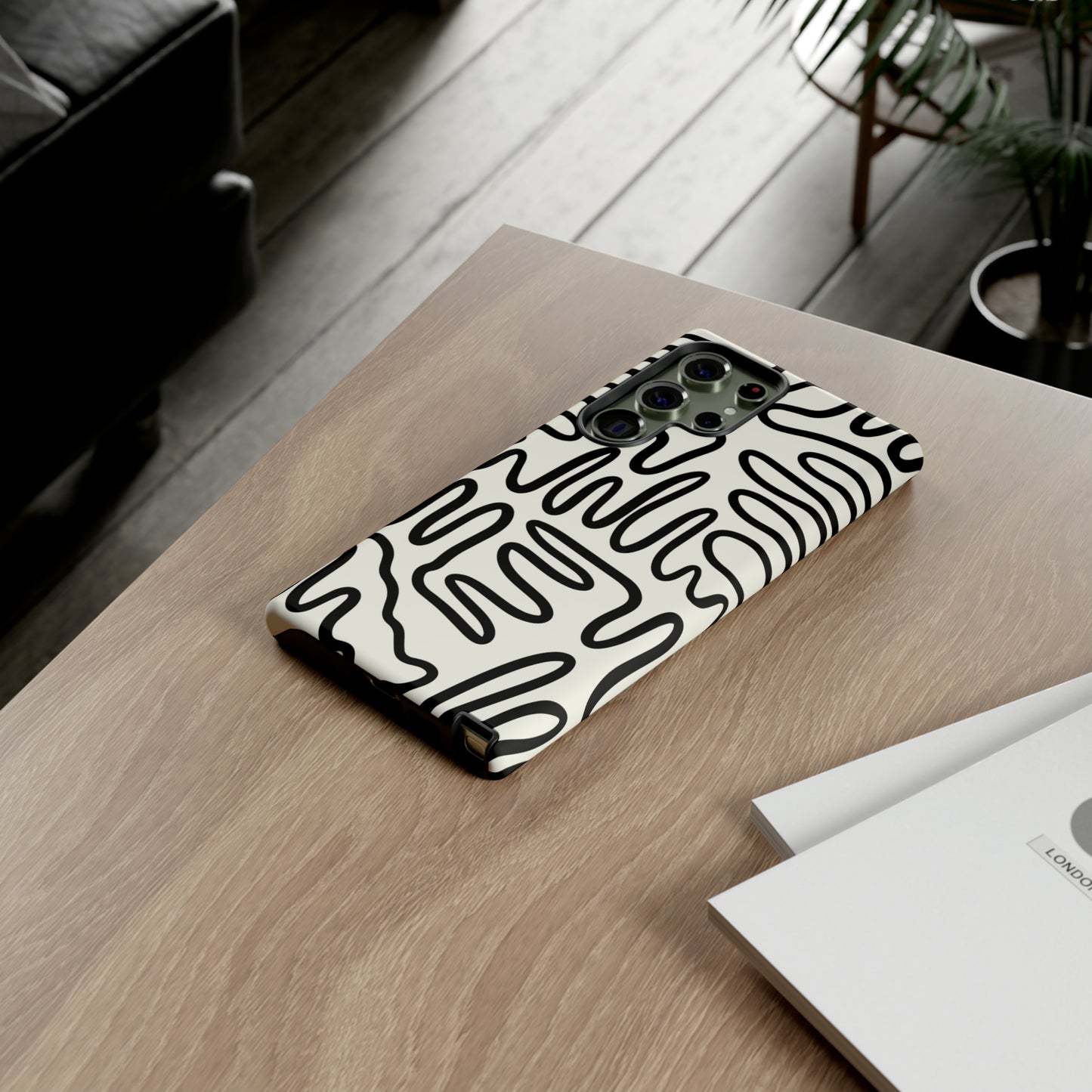 Black and White Squigles | Tough Phone Case