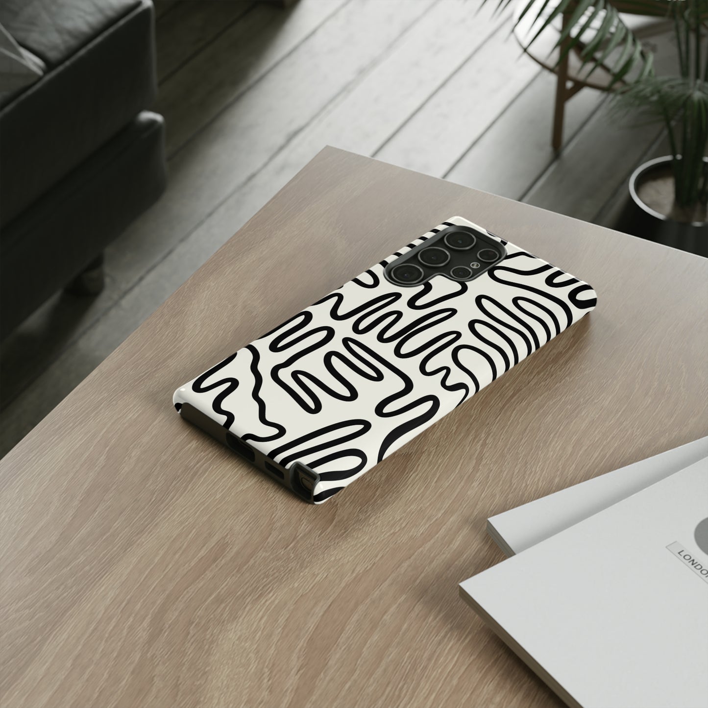 Black and White Squigles | Tough Phone Case