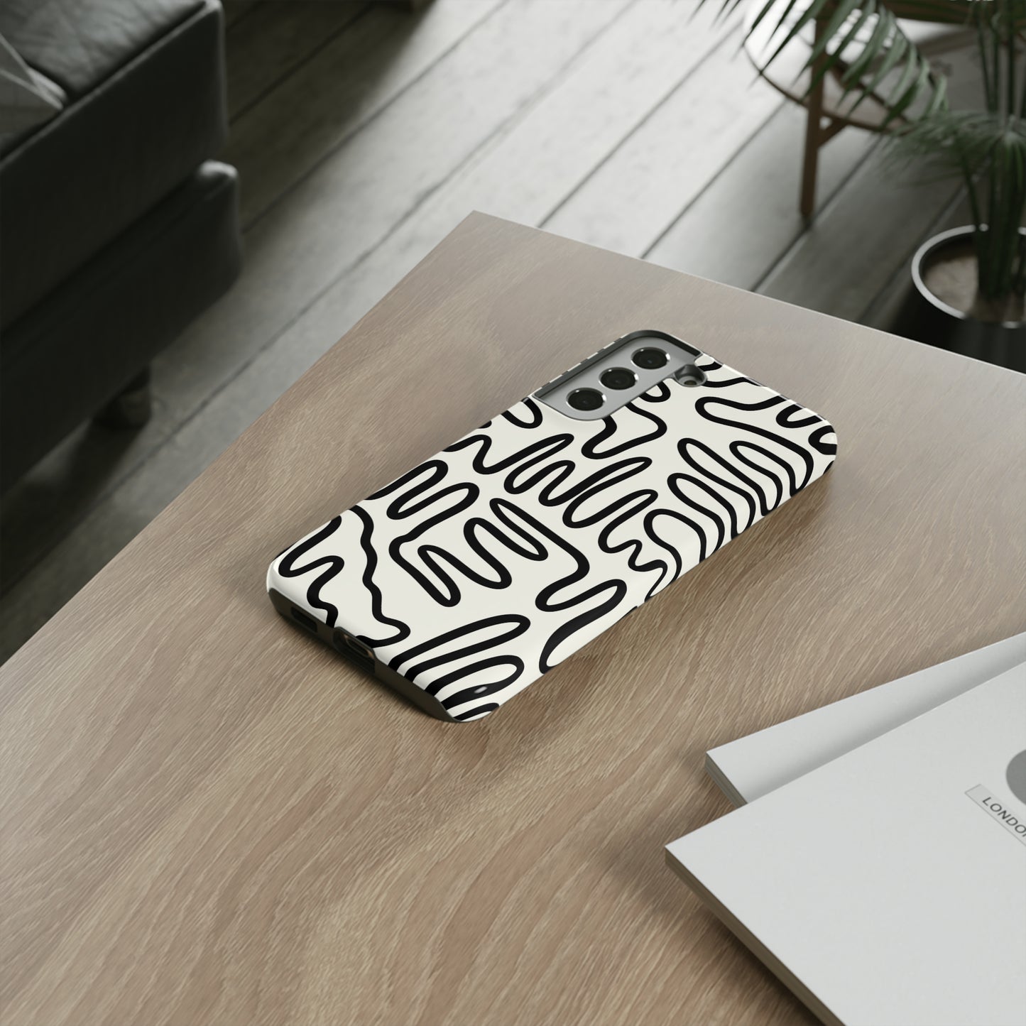 Black and White Squigles | Tough Phone Case