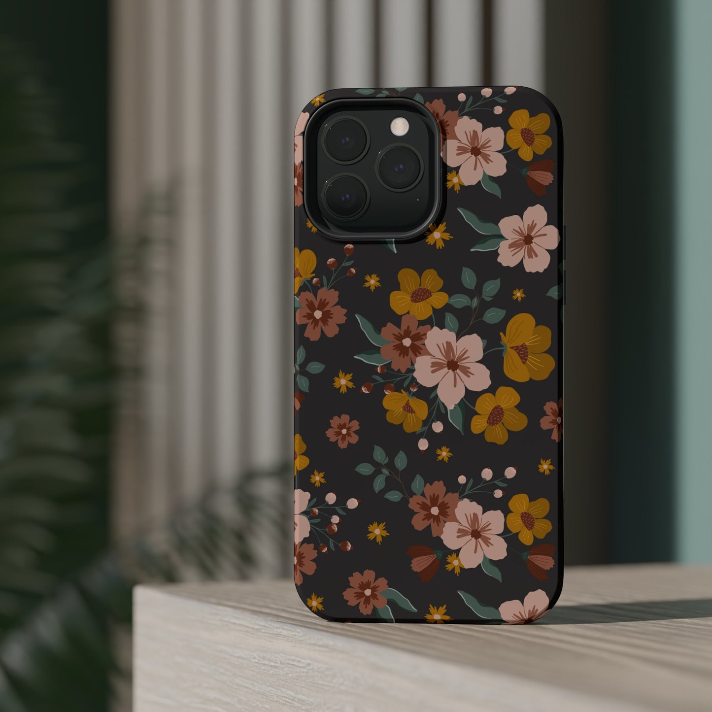 Black Faded Flowers | MagSafe Phone Cases