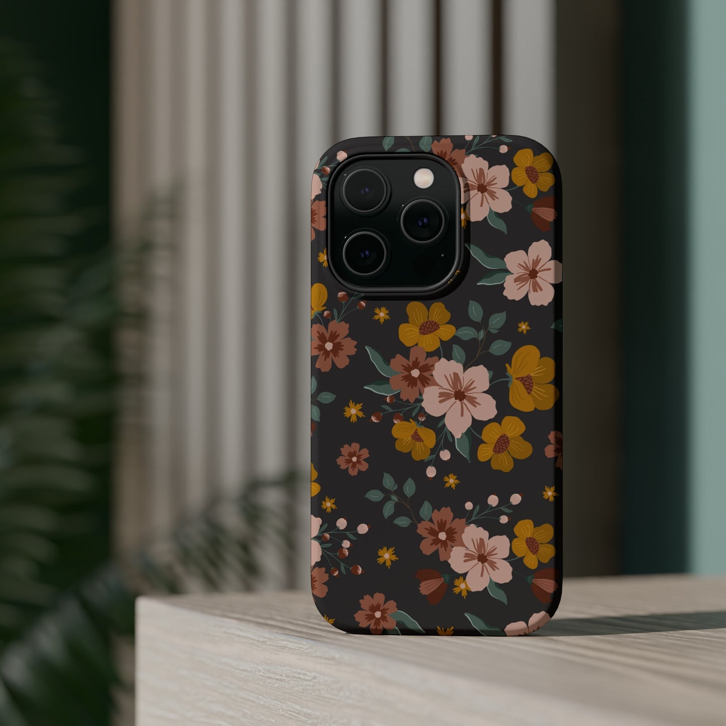 Black Faded Flowers | MagSafe Phone Cases