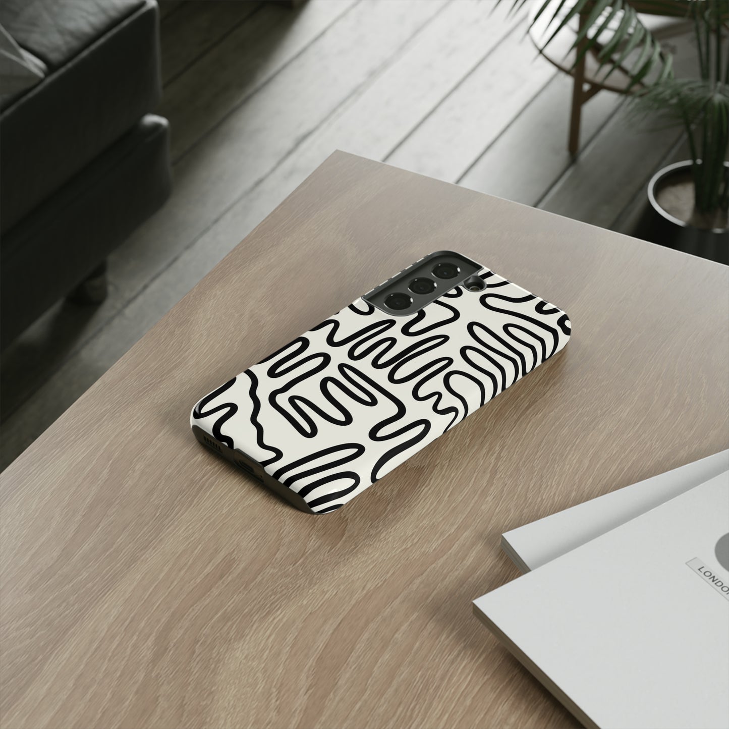 Black and White Squigles | Tough Phone Case