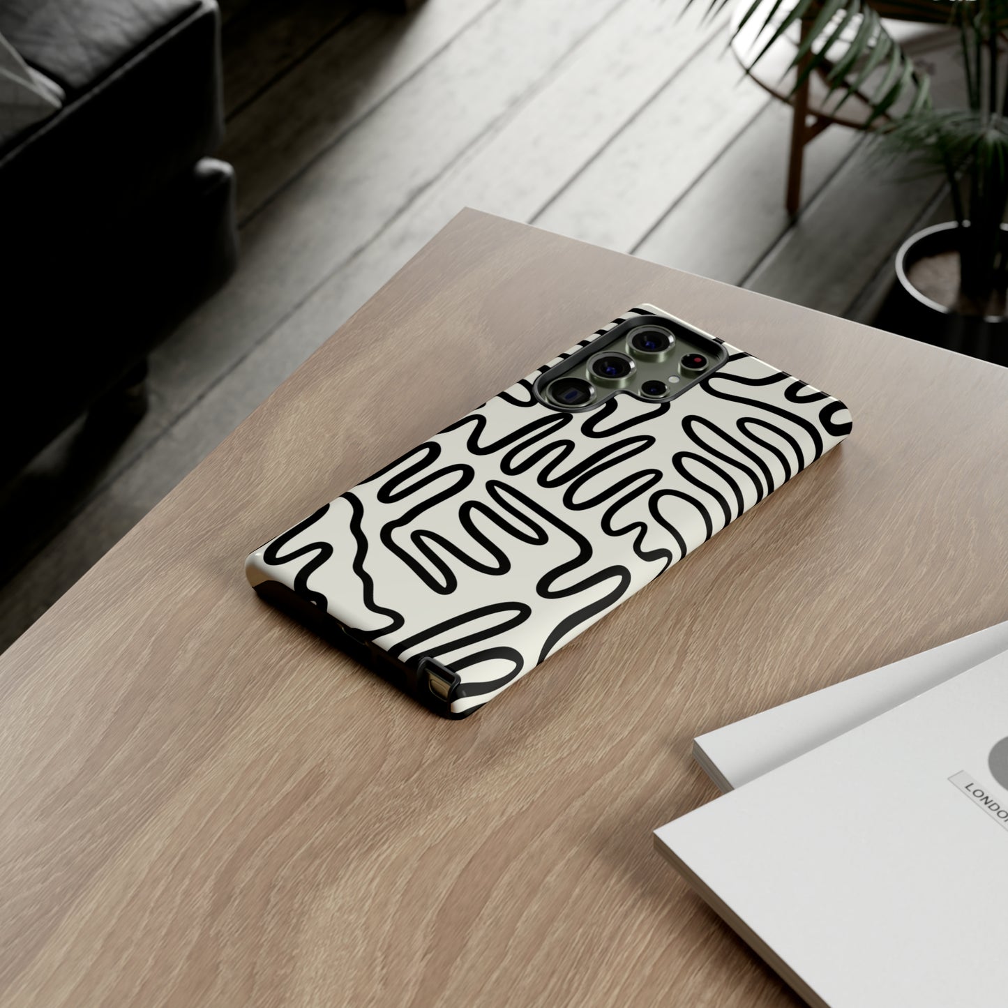 Black and White Squigles | Tough Phone Case