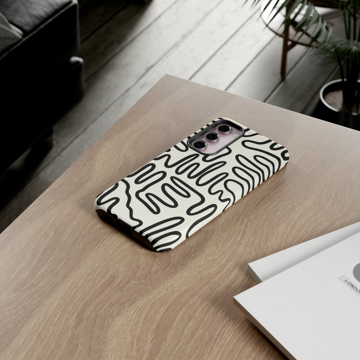 Black and White Squigles | Tough Phone Case