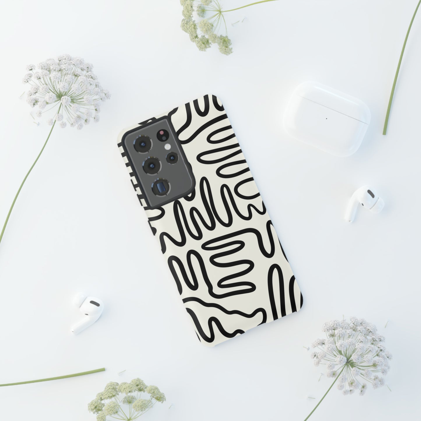 Black and White Squigles | Tough Phone Case