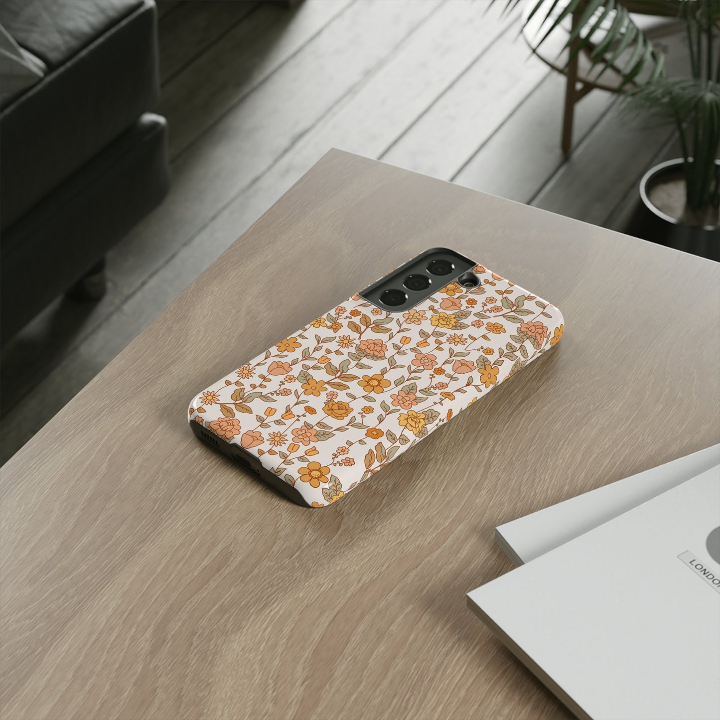 White Old Fashioned Flowers | Tough Phone Case